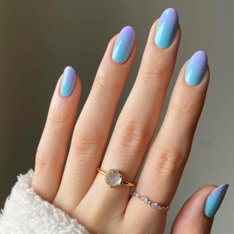 サーティワン新作「ストロベリー ピンク マカロン」アイスクリーム、苺マカロンの味わい＆食感を表現 - ファッションプレス