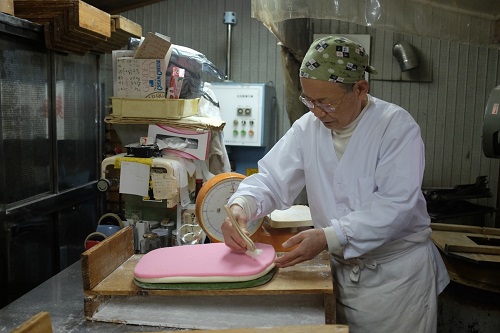 和菓子職人のお仕事とは？業務内容や身につくスキル、どんな資格や経験がいかせるの？ パコラ職種図鑑-公式 福岡の求人広告は株式会社パコラ