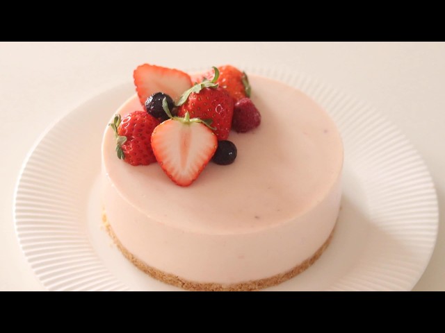 混ぜて焼くだけ！フルーチェベイクドチーズケーキ