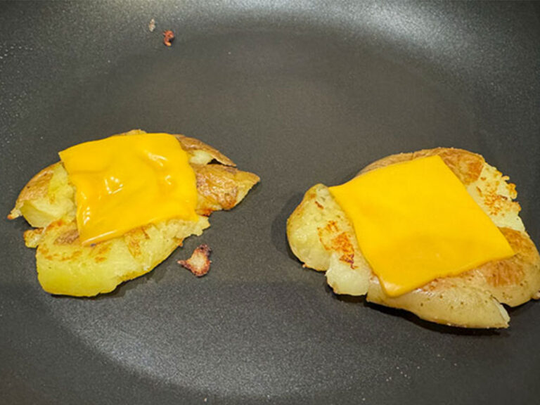 やみつき食べるの止まらない 小ジャガイモのマーラー炒め の作り方dejima cooking