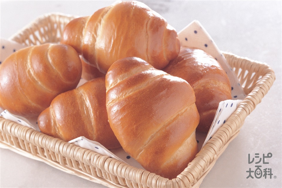 ふわふわ食感♪ 基本のバターロールパン