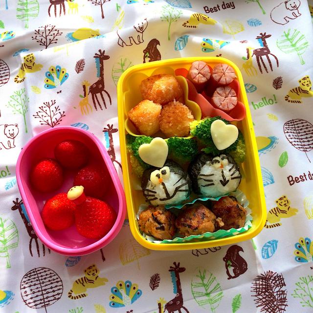 他の投稿も見る→@kids__obento_lab akipu__babyfoodさんのご投稿を紹介いたします✨ . 3歳2か月幼児食𓌉◯𓇋 ②lunchbox ꪑꫀꪀꪊ ・こにぎり ・チーズ豚カツ ・さばの塩焼き@kashimaya_ajinokura・ほうれん草入り卵焼き・蒸しにんじん ・マカロニサラダ ・ミニ