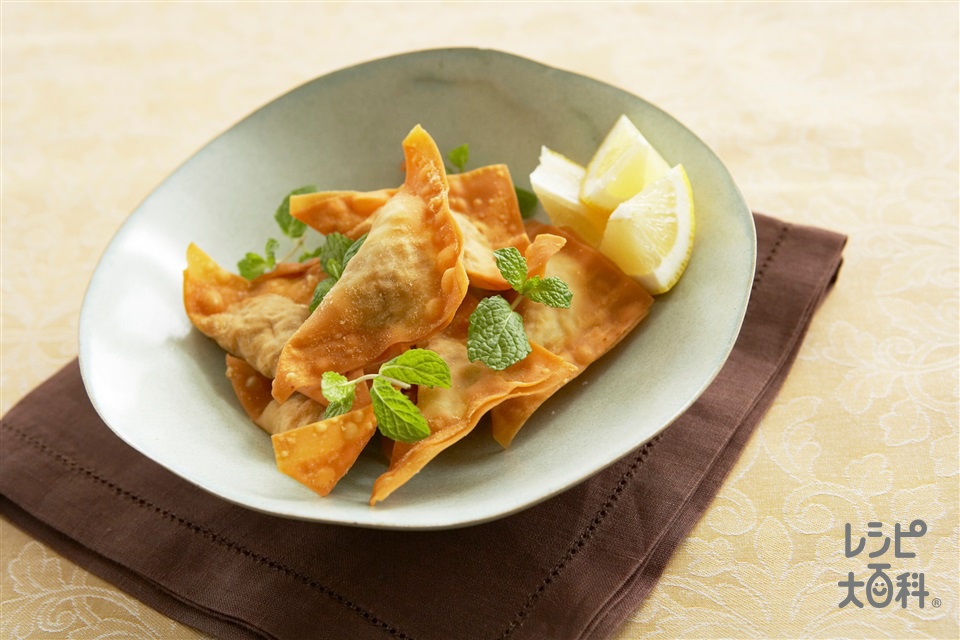 鶏ひき肉であっさりつるん！「鶏ワンタン鍋」レシピ