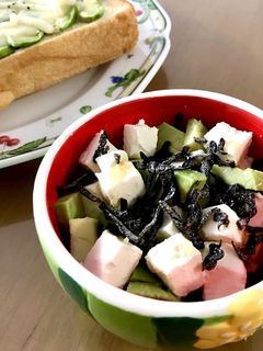 簡単おつまみ♡アボカドとクリームチーズの塩昆布和え