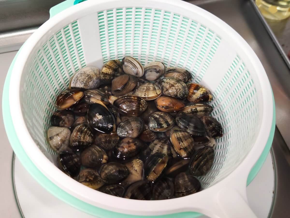 潮干狩り行く人必見 5分で貝の砂抜きができちゃう方法！ あさりしじみしじみ汁砂抜き潮干狩りあさりの酒蒸しお味噌汁過去投稿