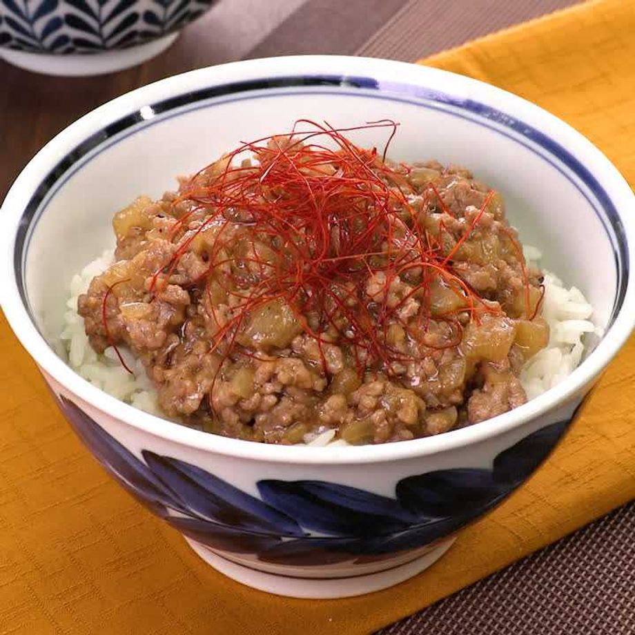 豚にら目玉焼きのっけ丼