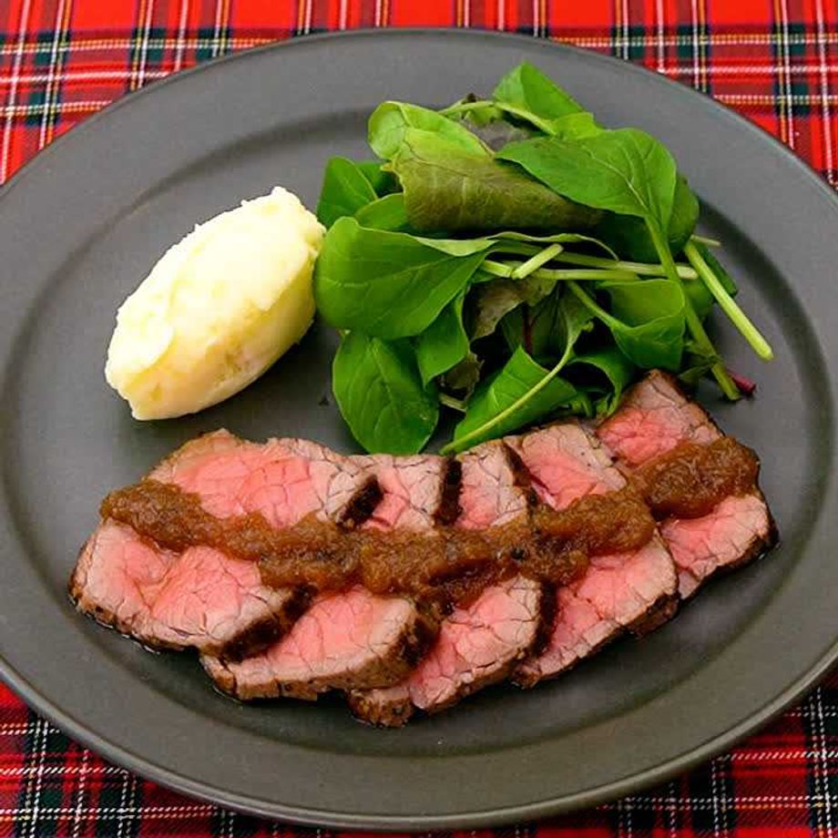 自宅で「肉バル風」パーティー献立│ローストビーフとステーキを楽しむ