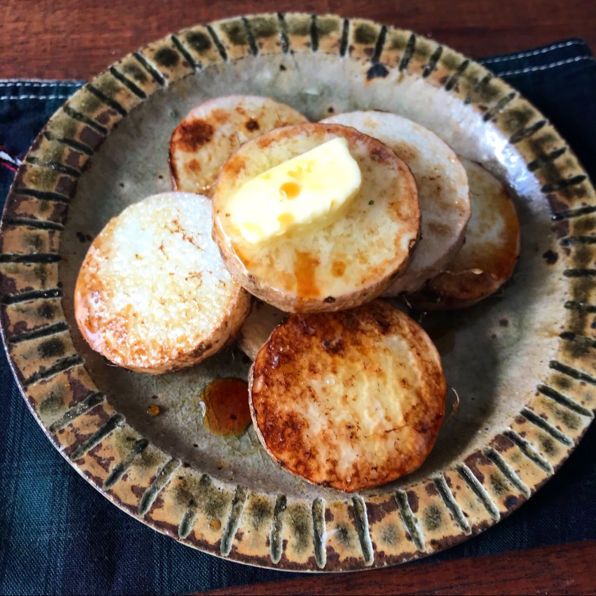 山本ゆり『 簡単！！カフェごはん 小松菜とワカメとゴマの混ぜご飯』