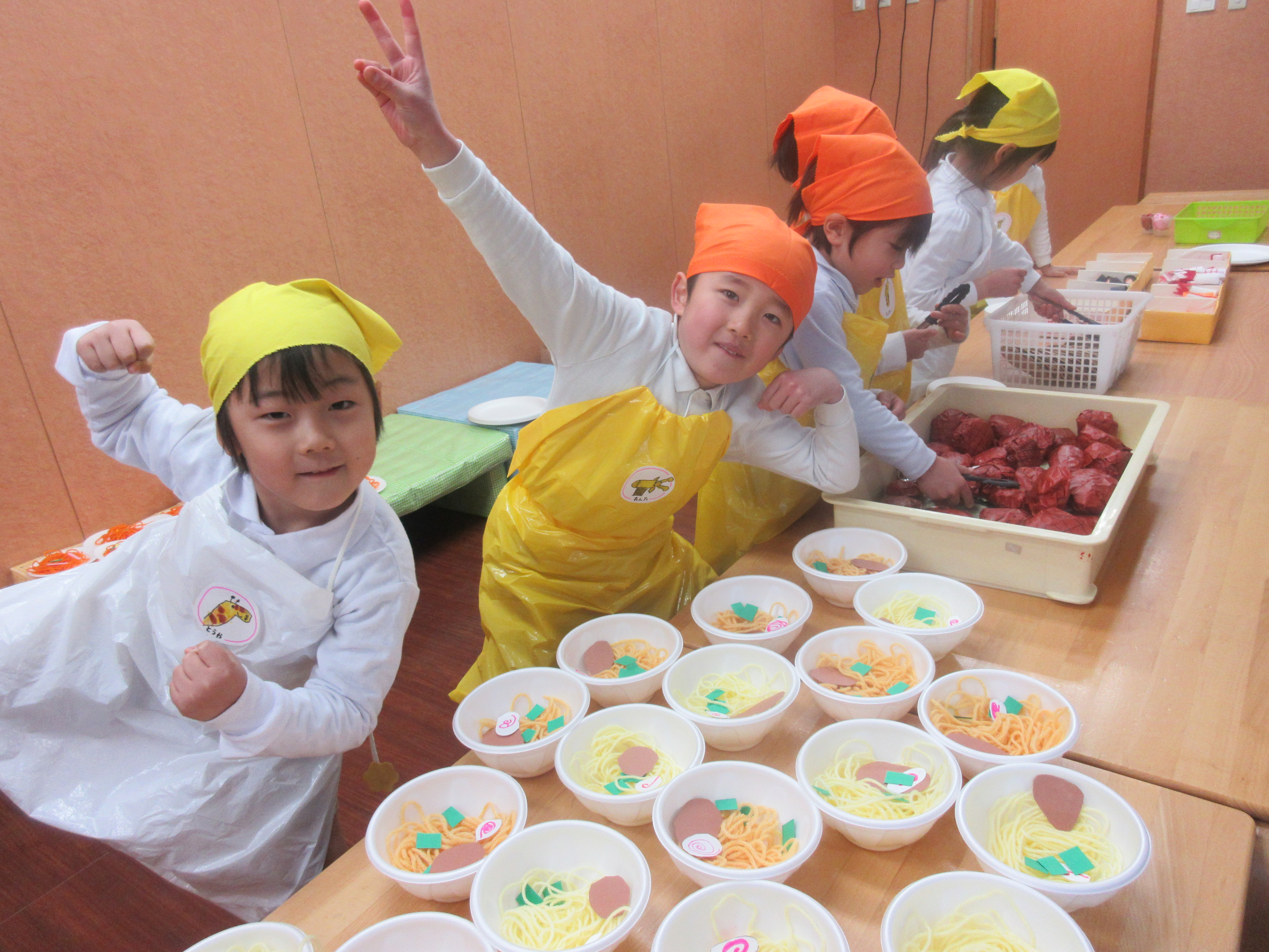 ディズニーキャラでキッチン遊びとレストランごっこが楽しめる！タカラトミー マジカルモール｢ご注文どうぞ☆２WAYレストランキッチン｣