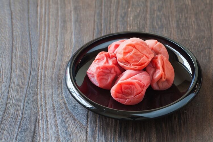 ウーロンハイの作り方とは？アルコール度数やレシピなどを徹底解説 - サケウルSAKEURU BY STOCK LAB