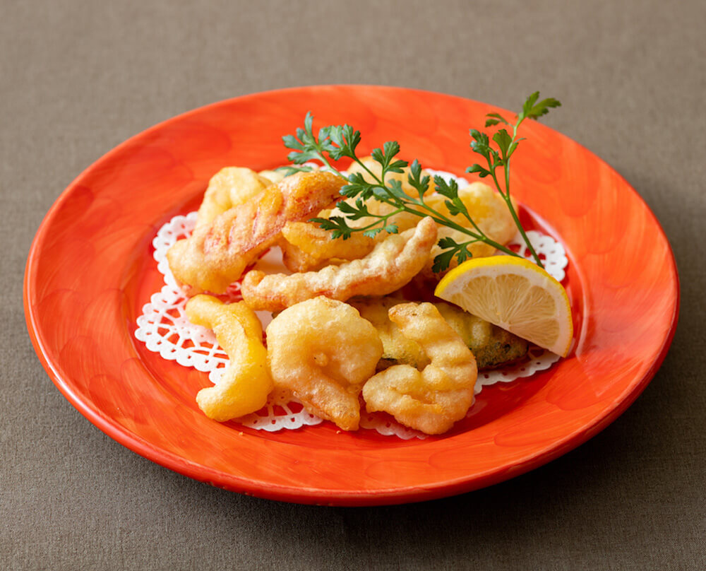 ソースが絡んで美味♪ えびフリットのタルタルがけ