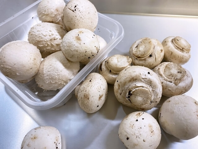 購入した牛肉が部分的に黒く変色していました。スライス肉が何枚も重なってパ- Yahoo!知恵袋