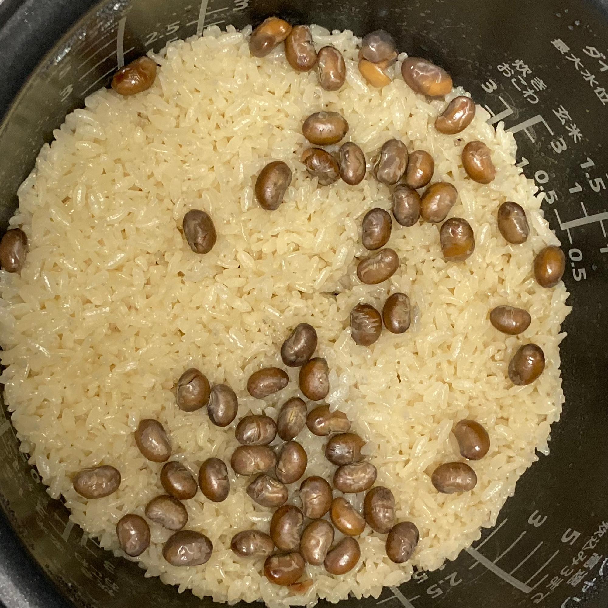 奈良県の郷土料理 こんにゃく入り奈良茶飯