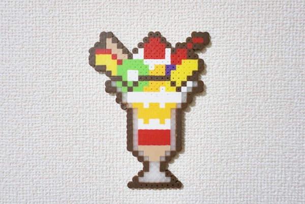 130 件の「アイロンビーズ食べ物」のアイデアを今すぐ保存アイロンビーズ、ビーズ、クロスステッチ 図案 など