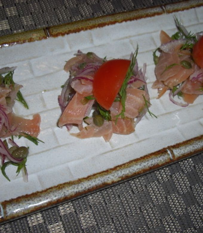 スモークサーモン サラダ仕立て 盛り付けのコツ : 窪田千紘フォトスタイリングWebマガジン「Klastyling」暮らす＋スタイリング