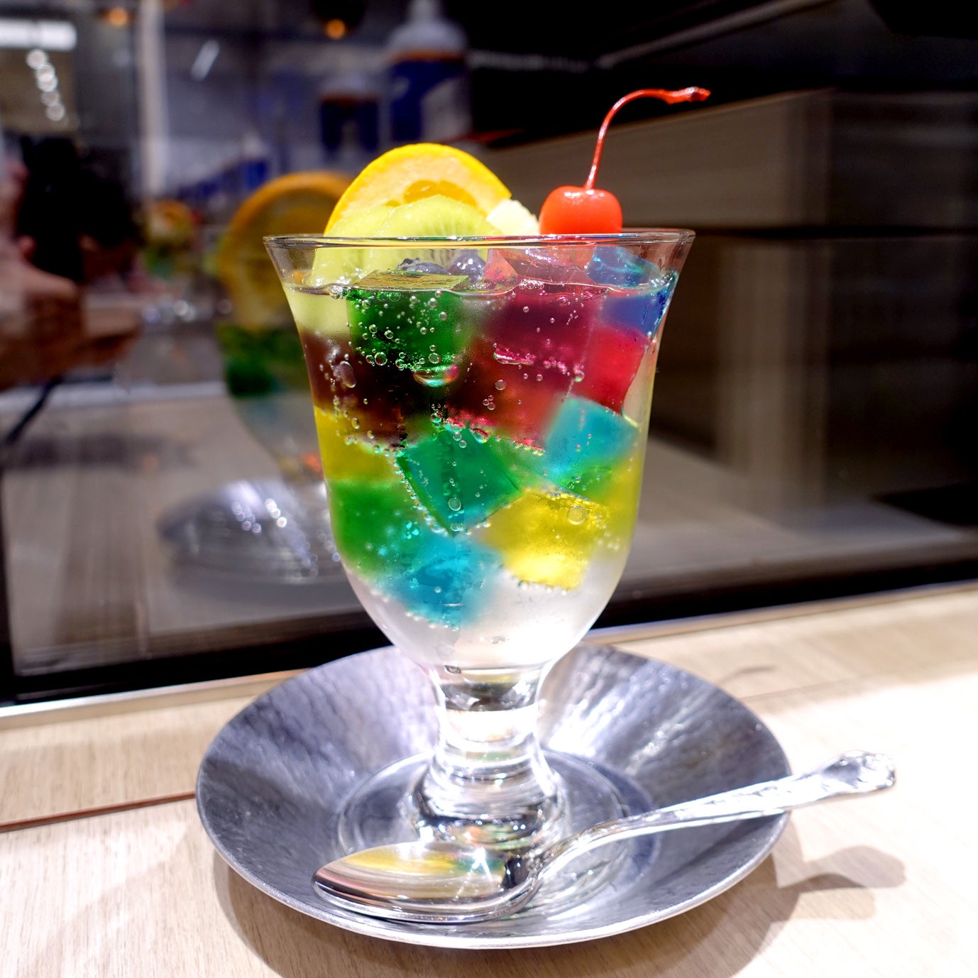 京都「喫茶ソワレ」の世界に浸る 名物「ゼリーポンチ」や店内装飾を再現したコラボグッズ3点がフェリシモ「YOU+MORE!」から新登場FELISSIMOCOMPANYフェリシモ カンパニー