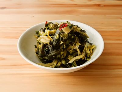 生わかめと春キャベツの酢の物