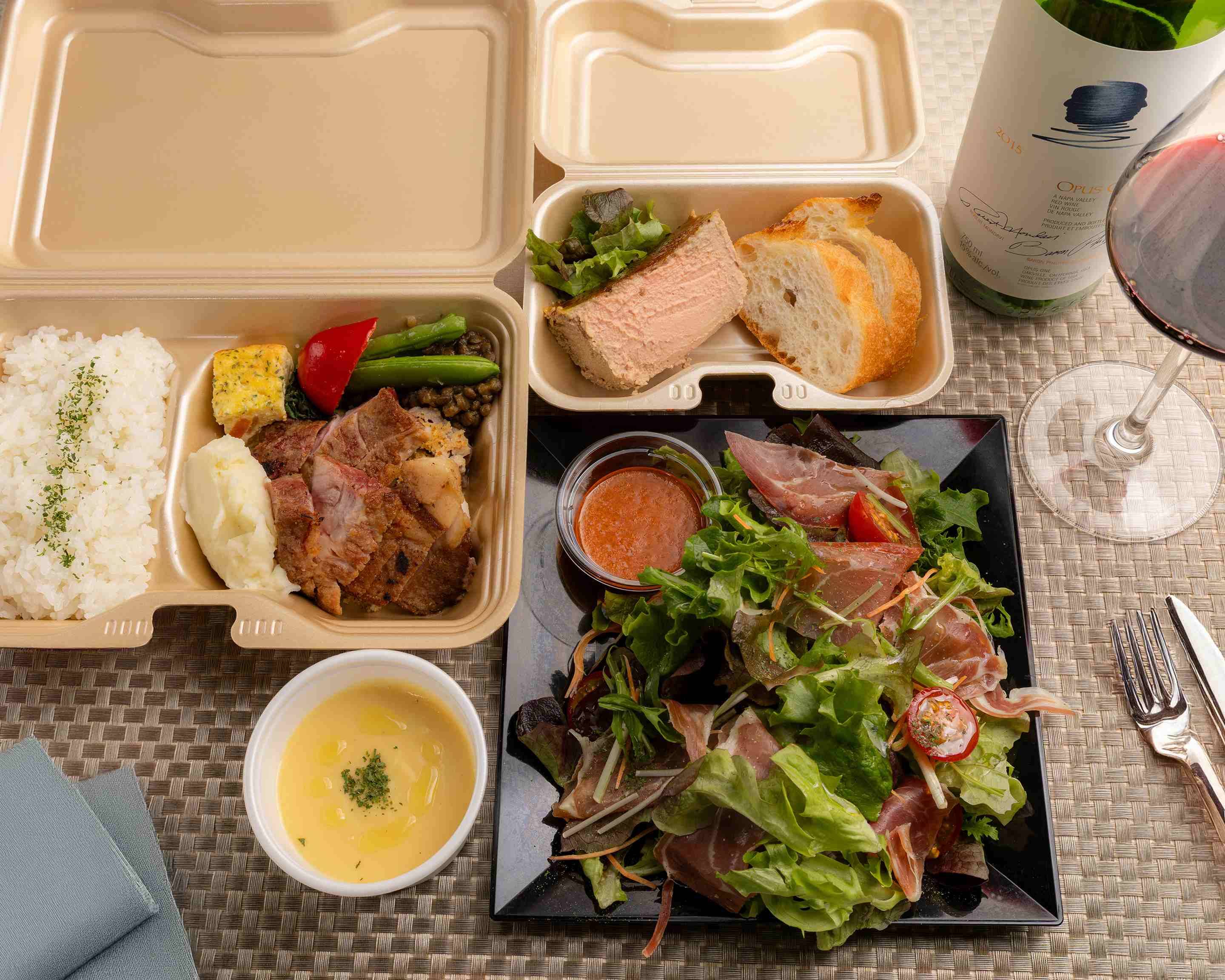 路地裏の小さなフレンチレストラン「モンラパン 北小金 」&「ビストロ モンシュシュ 新松戸 」素敵なひとときをお過ごしください。ビストロ モン シュシュ