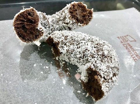 基本からアレンジまで！思わずつくりたくなる「ココナッツチョコレート ドーナツ」のレシピ集クックパッド