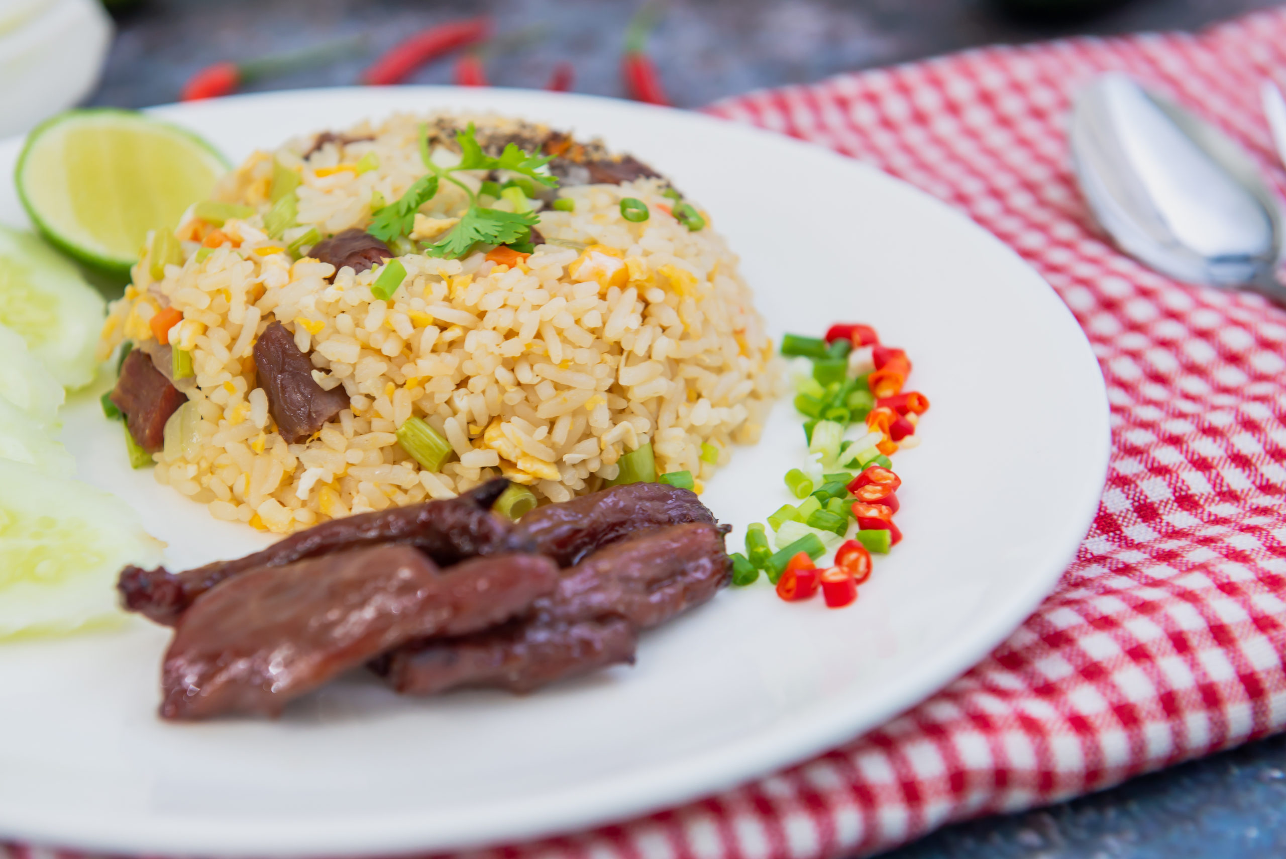 しっとりおいしい！ ダッチオーブンで作るローストビーフ