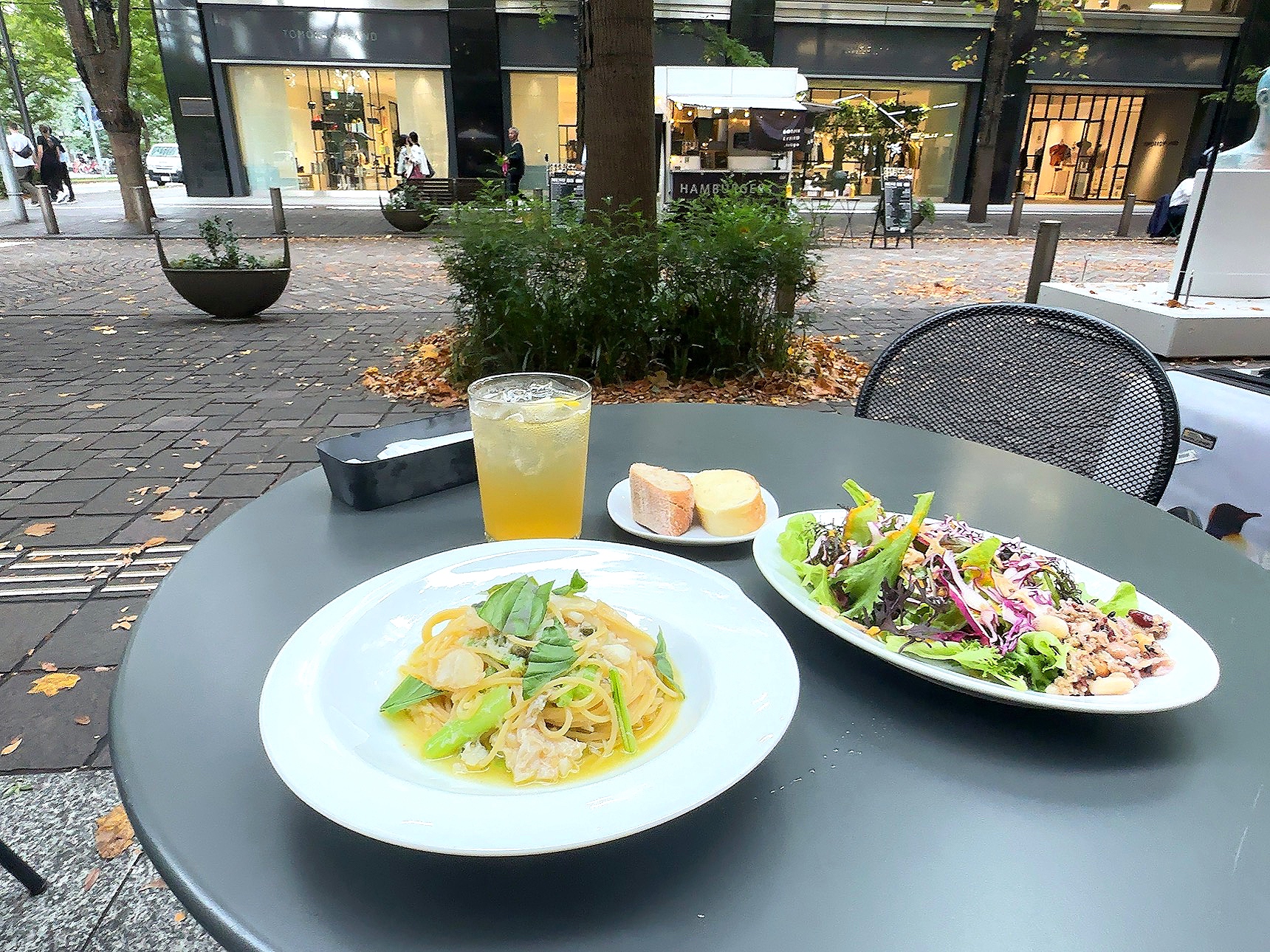 美味しいサラダランチメニューを紹介丸の内ランチ公式 MARUNOUCHI BASE丸の内ベース五感で感じるニューアメリカンダイナ