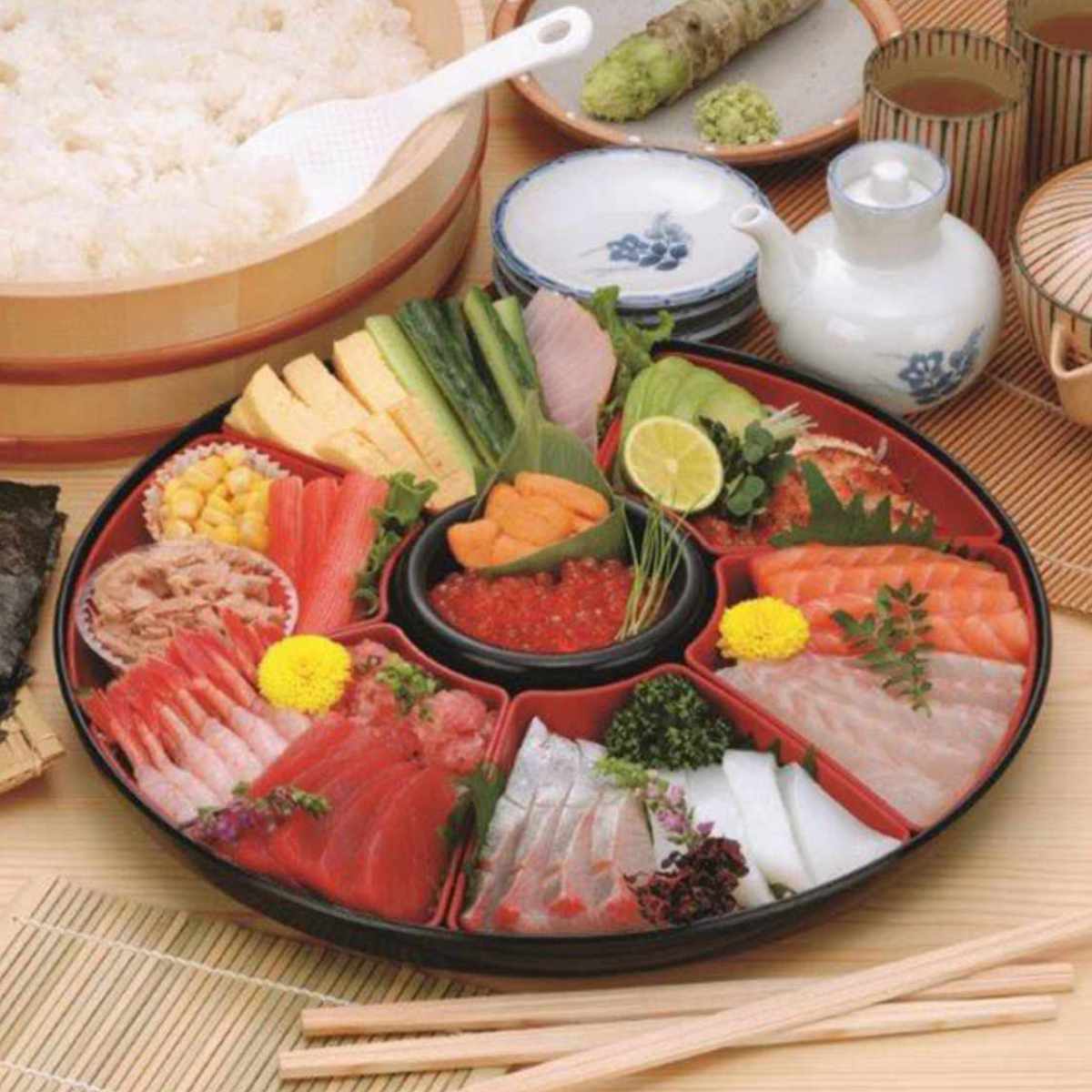 Amazonマルチ保存容器 四っ仕切り オードブル容器 ドライフルーツケース 料理前の準備 果物 前菜 お菓子 おやつ キャンディーに適用スッキリ収納 蓋付き 密閉 取り外し可能 省スペース おしゃれ四角 保存容器・キャニスター オンライン通販