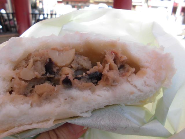 Nana中華街食べ歩き𓌉◯𓇋 ‎ 顔ぐらいでかい肉まんっ 沢山食べて満足🫶 横浜横浜中華街中華街食べ歩きグルメグルメ好きな人と繋がりたいグルメスタグラムグルメ女子お洒落さんと繋がりたいオシャレさんと繋がりたいInstagram