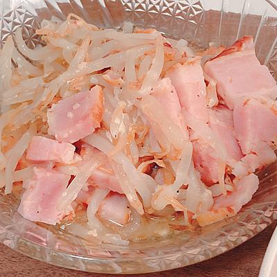 電子レンジで簡単 もやしとベーコンの粉チーズ和え