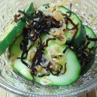 ポリ袋で揉み込むだけ☆ラー油でちょいピリ辛〜きゅうりとミョウガの塩昆布和えたんころコロコロ食堂〜おチビ４人との笑顔の食卓