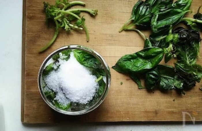 本気野菜レシピ Ready To Harvest「スイートバジルのカマンベール厚揚げピザ」家庭菜園サントリーフラワーズ