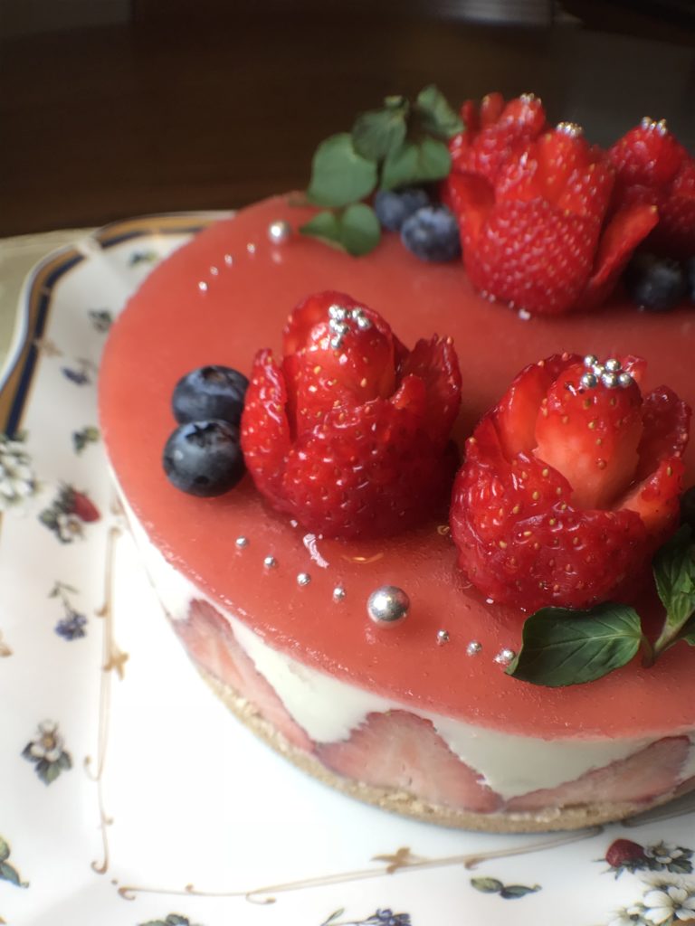 再びフランス版ショートケーキ「フレジエ」自然食＆穀物菜食の宿「タンボ・ロッジ」