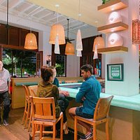 トミーバハマ・レストランバー Tommy Bahama Restaurant ＠ワイキキ・ハワイちこの暇つぶし