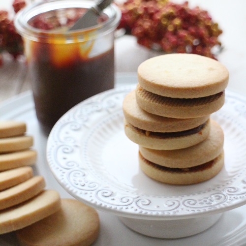 カルピス｣レシピ チーズクリームクッキーサンドのレシピ - 榎本美沙のレシピサイト「ふたりごはん」発酵食品、季節料理のレシピ