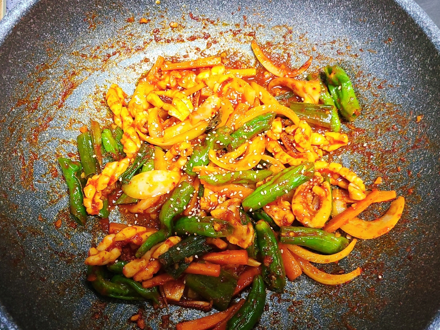 モンゴイカミミ 20cm以上サイズ 約1kg モンゴウイカ 紋甲イカ 冷凍 いかみみ 冷凍イカ 唐揚げ 天ぷら 八宝菜 おつまみ いか天 業務用 :えび専門店海老右衛門 - 通販 - Yahoo!ショッピング