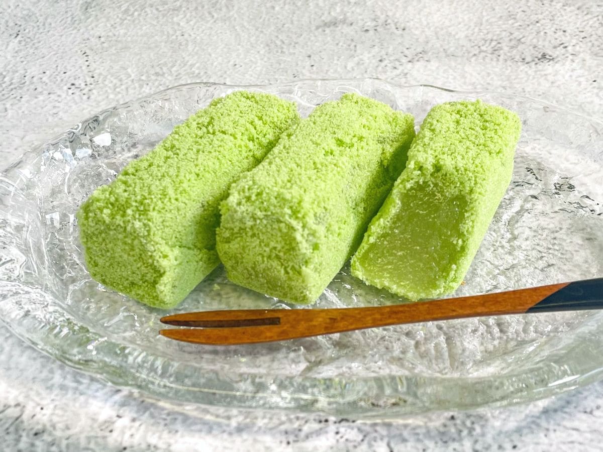 ハノイ名物お菓子！黄緑色のもちもちのあいつ！ベトナム旅行とベトナム情報・アンコールワット旅行とアンコールワット情報