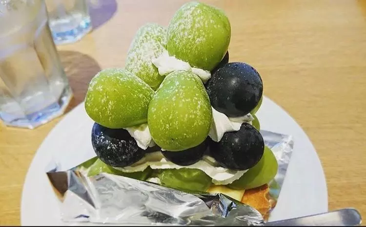 果実園リーベル目黒店です！！ お待たせ致しました！！ 改装工事が終わり、5 7より、 新規オープン致しました！！ お家でもお楽しみ頂けるよう、 新たに テイクアウトメニューを始めました！！ ・ボリューム満点の牛ステーキ弁当 ¥880+税・ご飯が進む生姜焼き弁当 ¥780+