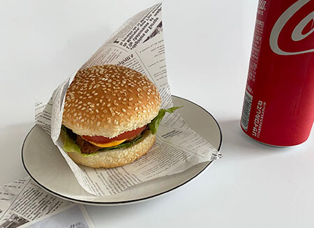 なんて気持ち良いハンバーガーの食べ方！ バーガーキングが公開した裏技がすごいマクドナルドでも応用できたぞ〜!!ロケットニュース24