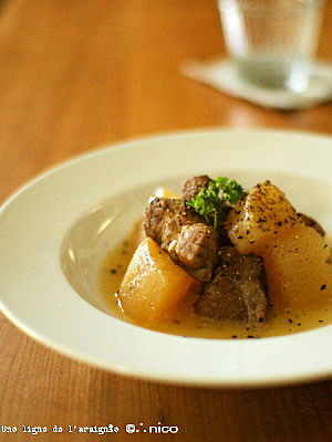 炊飯器で簡単！ほったらかしで作る牛肉の赤ワイン煮レシピ