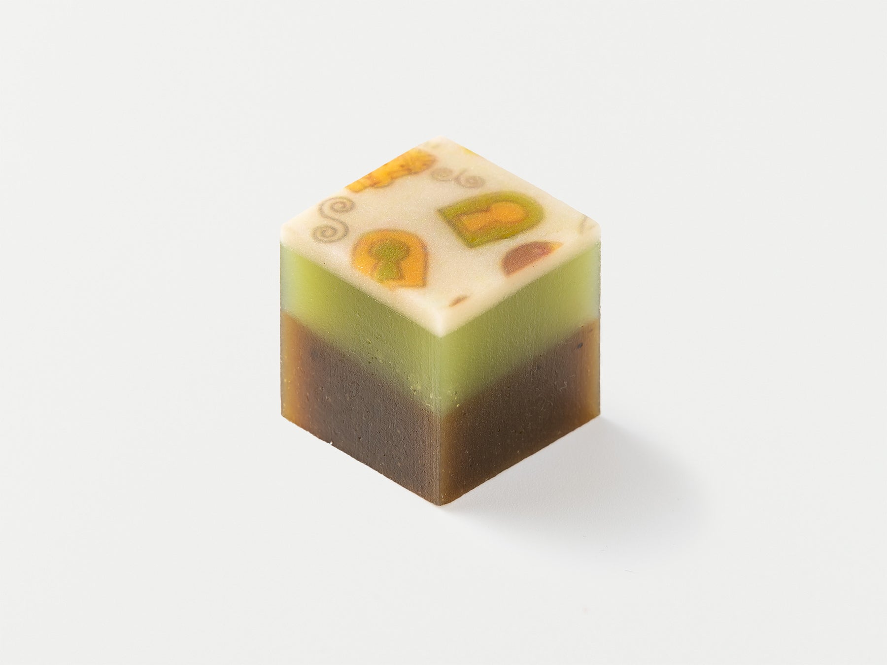 話題の大阪みやげ！キューブ型ようかん「大阪ええYOKAN<パビリオン>を芝生の公園でひんやり味わう – カンダイパンセマルシェ公式ブログ