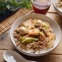 中華丼・豚キムチ・地鶏のお造り : 味食倶楽部