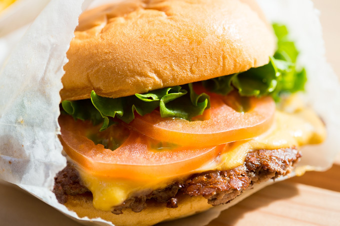東京・北青山にNY発のハンバーガーレストラン「シェイク シャック」Shake Shack - Web MagazineOPENERS ウェブマガジン オウプナーズ