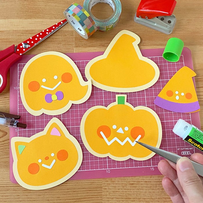 pierrot_sensei製作 ハロウィンお菓子入れ . 紙コップと色画用紙で お菓子を入れる可愛いかぼちゃやモンスターを作ってみよう🍬👻🎃 作ってみたい！作ってみたよ！などの つくれぽコメントやタグ付け投稿で教えて下さるととっても嬉しいです