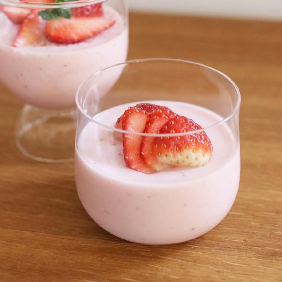 いちごミルクババロア - 青葉化成株式会社