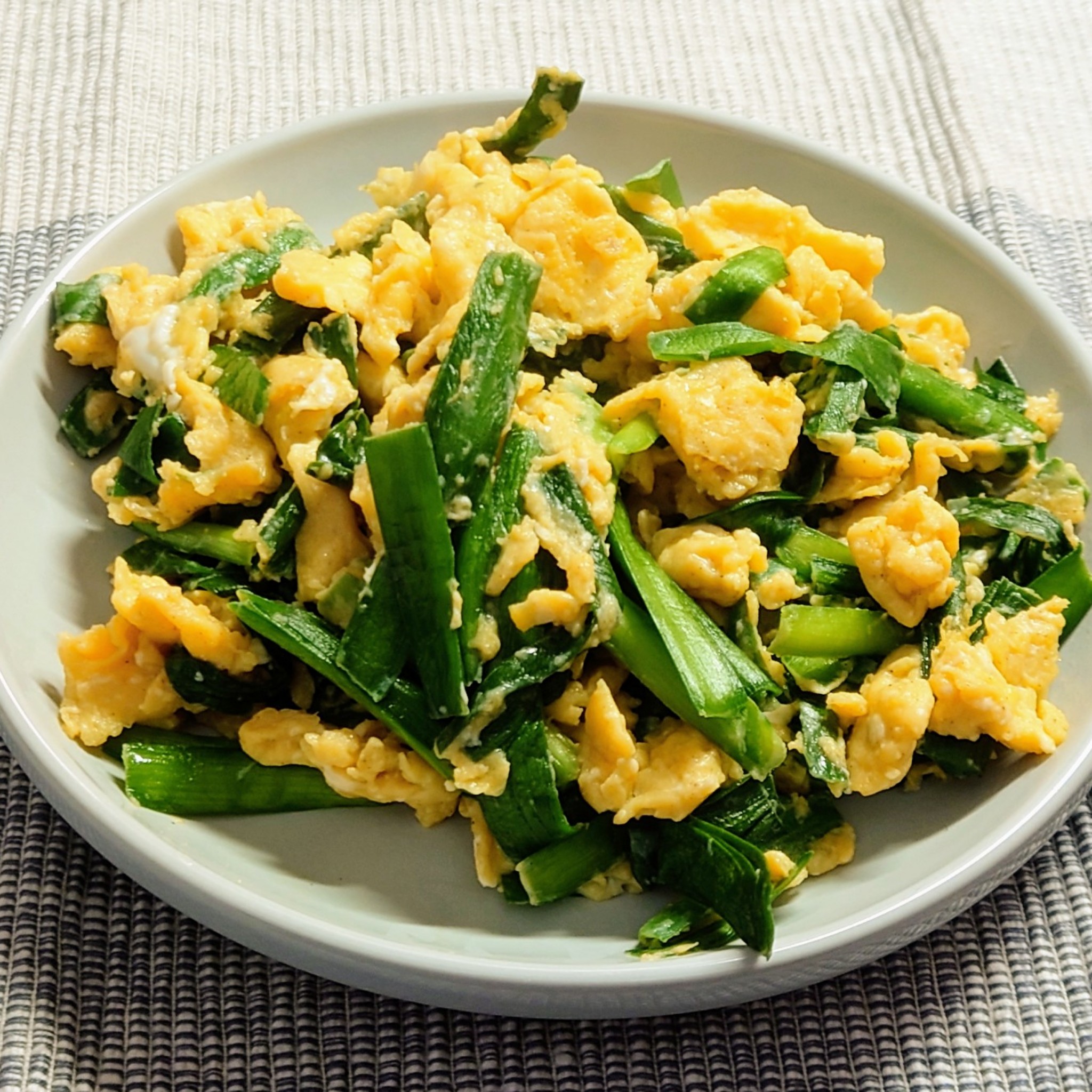 おつまみに ニラ月見