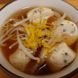 市販のつみれと出汁を活用！10分でできる海老つみれ汁を紹介レシピオリーブオイルをひとまわし