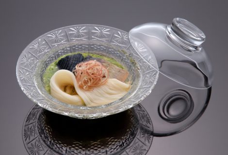 夏旬の美食の誘惑。洗練と野趣が交錯する料理の数々、夏ならではの限定懐石コース