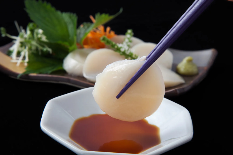 冷凍ホタテの解凍方法 「氷＋塩」でプリプリ食感！加熱向きの解凍テクもほほえみごはん-冷凍で食を豊かに-ニチレイフーズ