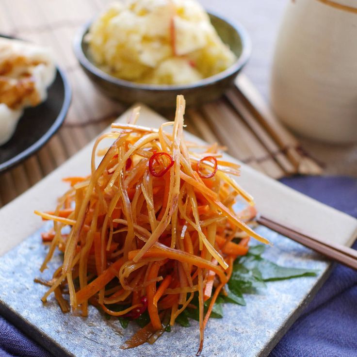 辛いおつまみ✨ ～～～～～～～～～～～～～～～～～～～～～～～～～～～～～～～～～～ レシピ本第二弾「おつかれごはん おかわり」作っちゃいました！Amazonや楽天でチェックしてみてくださーーーーい🥰✨おつまみおうち時間おうち居酒屋料理動画料理レシピ