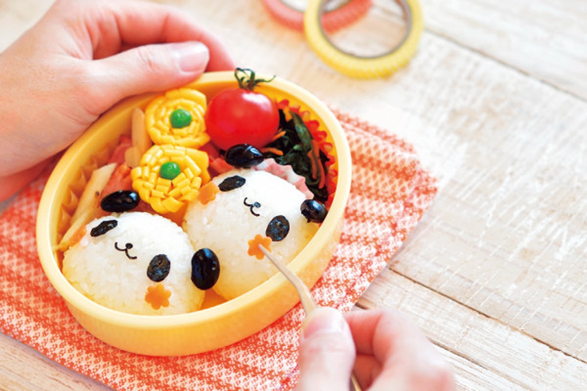 キャラ弁無理ならコレ！型抜きサンドイッチのクリスマス弁当 : 日々のごはんとおやつのネタ帳～簡単なのも、丁寧なのも～ Powered byライブドアブログ