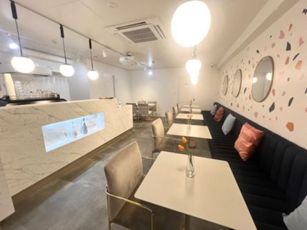 名古屋市中区 新栄町の ネオンサインがかわいい韓国カフェ『Cafe Roissy』